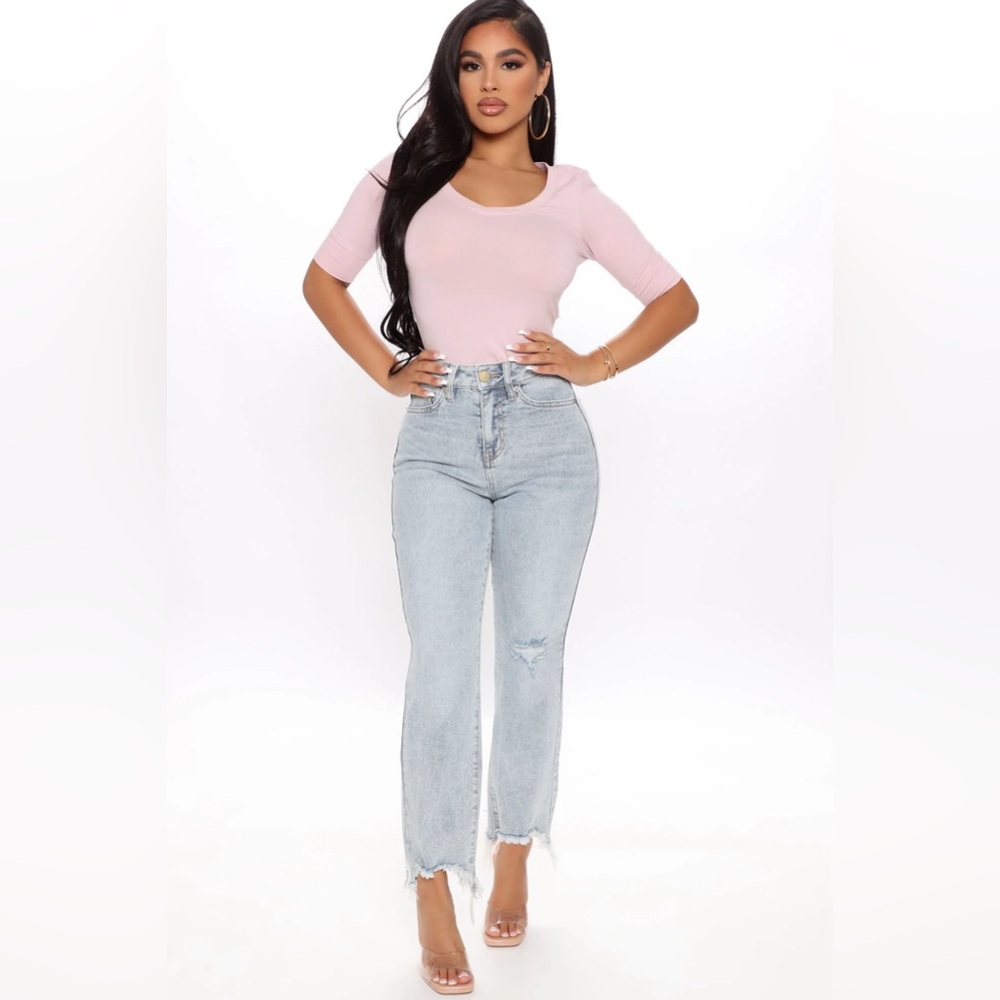 BNWT Distressed Ankle Jeans